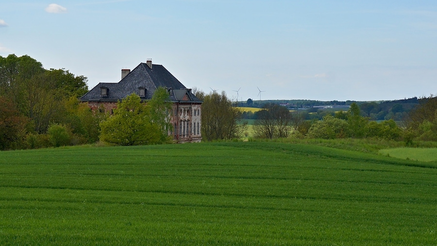Photo "Barockschloss bei Laage," by Chpagenkopf (Creative Commons Attribution-Share Alike 3.0) / Cropped from original