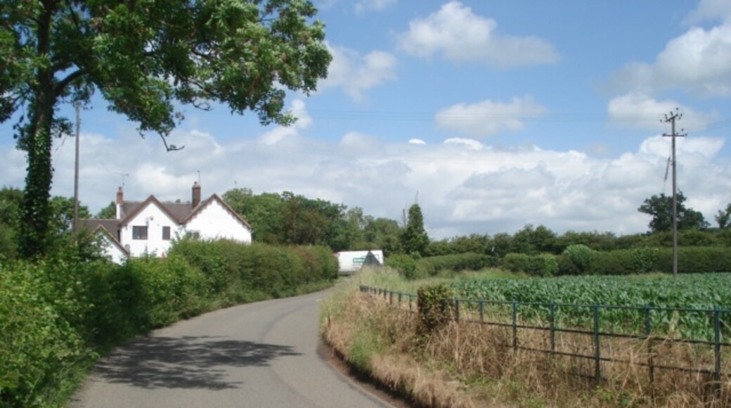 Kuva ”Upton Warren” käyttäjältä Trevor Rickard (CC BY-SA) / rajattu alkuperäisestä kuvasta