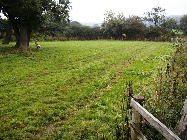 Foto “Easby” tomada por Mick Garratt (CC BY-SA); recorte de la original