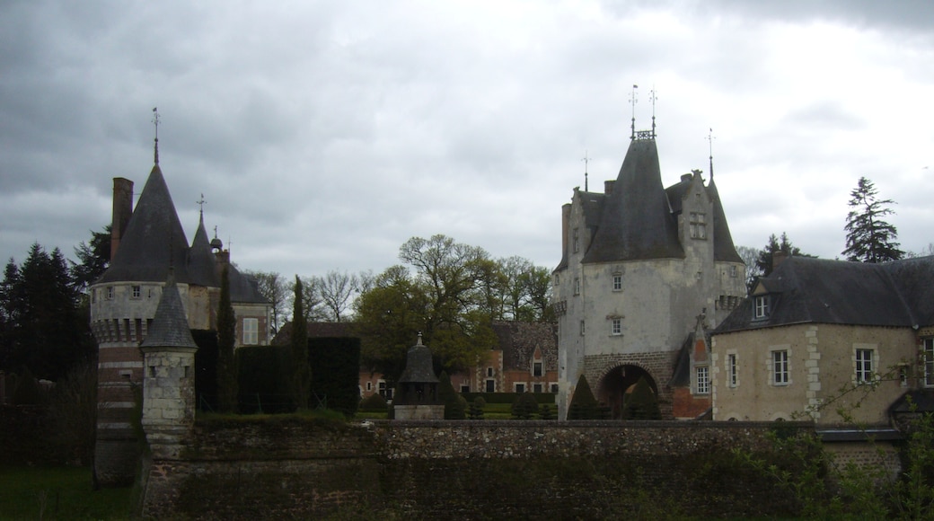Foto „Cloyes-sur-le-Loir“ von Pucesurvitaminee (CC BY-SA)/zugeschnittenes Original