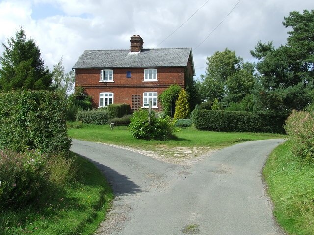 Kuva ”Poslingford” käyttäjältä Keith Evans (CC BY-SA) / rajattu alkuperäisestä kuvasta