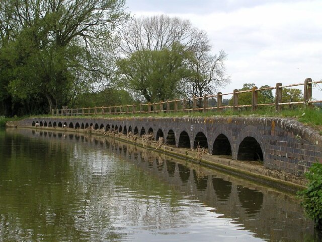 "Grafton Regis"-foto av Neil Geering (CC BY-SA) / Urklipp från original