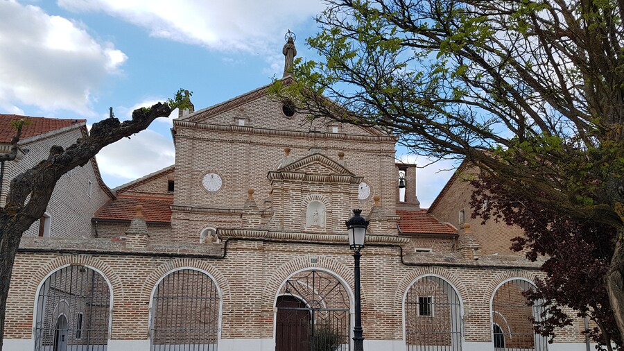 Photo "Convento de Monjas Capuchinas de Nava del Rey" by undefined (Creative Commons Zero, Public Domain Dedication) / Cropped from original