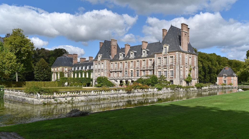 Foto „Château de Courances“ von Pline (CC BY-SA)/zugeschnittenes Original