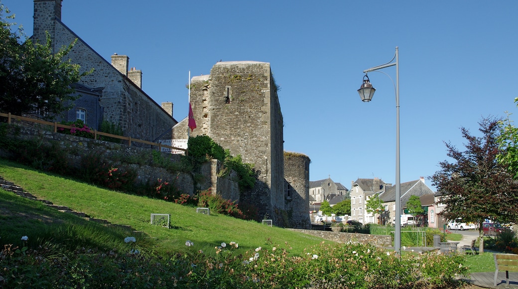 "Bricquebec-en-Cotentin"-foto av Daniel Jolivet (CC BY) / Urklipp från original