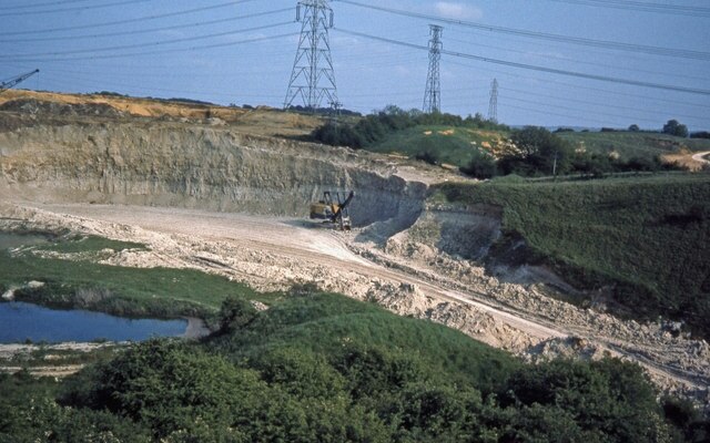 Photo "Sundon" by Dylan Moore (CC BY-SA) / Cropped from original