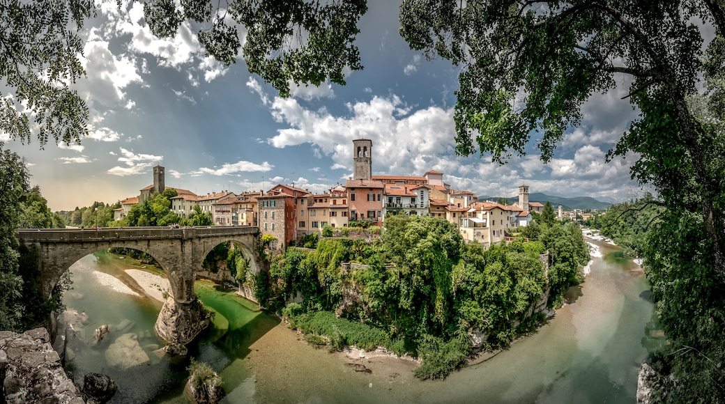 Foto "Cividale del Friuli" por Bernd Thaller (CC BY) / Recortada de la original