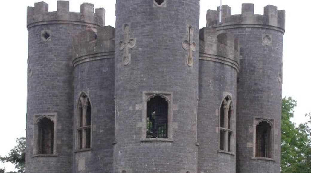 Foto "Blaise Castle" de Lloyd Bridgewater (CC BY-SA) / Recortada de la original