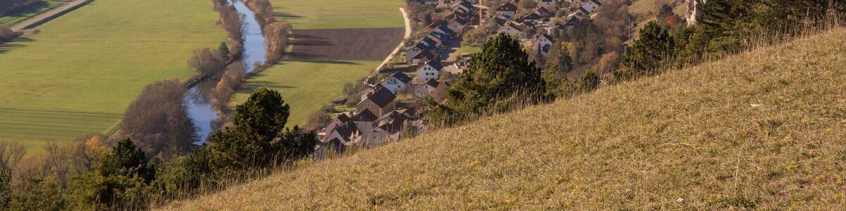 Photo "Obereichstätt" by Derzno (Creative Commons Attribution-Share Alike 3.0) / Cropped from original