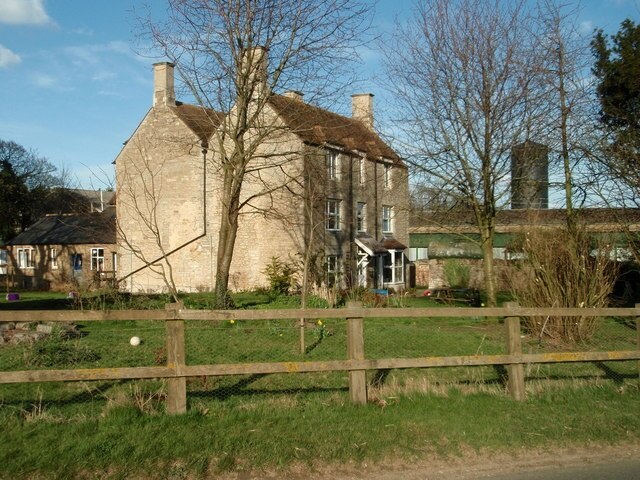 "Hemington"-foto av Michael Trolove (CC BY-SA) / Urklipp från original