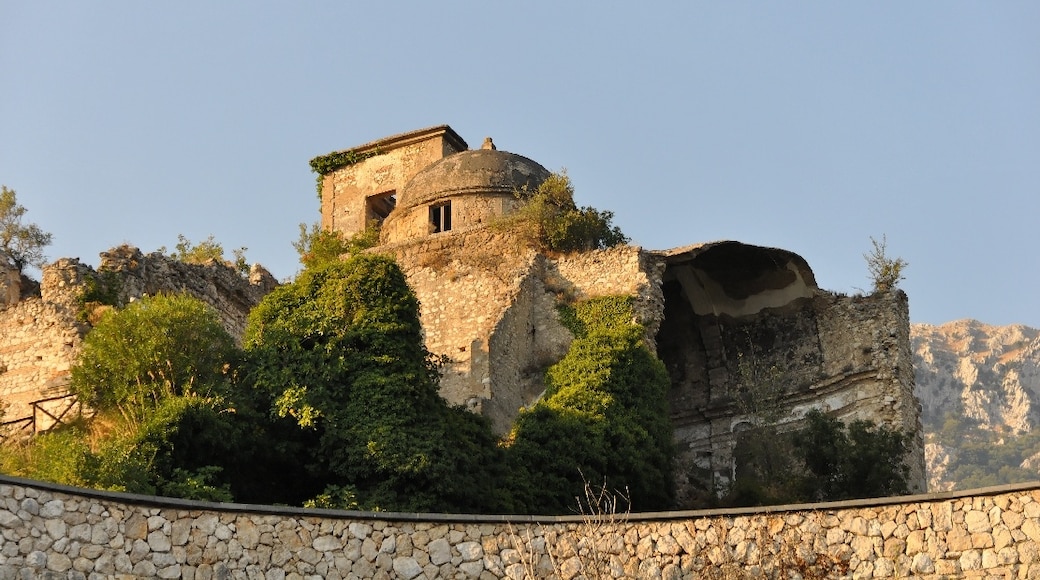 Foto „San Pietro Infine“ von Ra Boe / Wikipedia (CC BY-SA)/zugeschnittenes Original