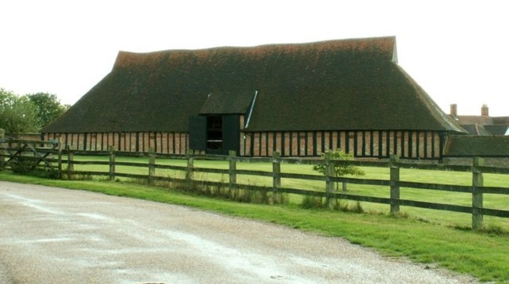 Kuva ”Cressing” käyttäjältä Robert Edwards (CC BY-SA) / rajattu alkuperäisestä kuvasta