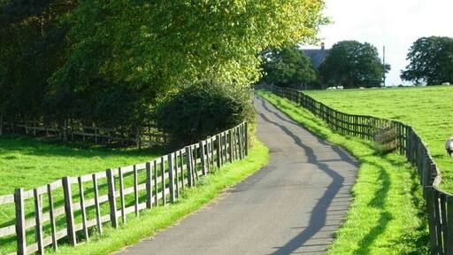 Foto “Whilton” tomada por Stephen McKay (CC BY-SA); recorte de la original