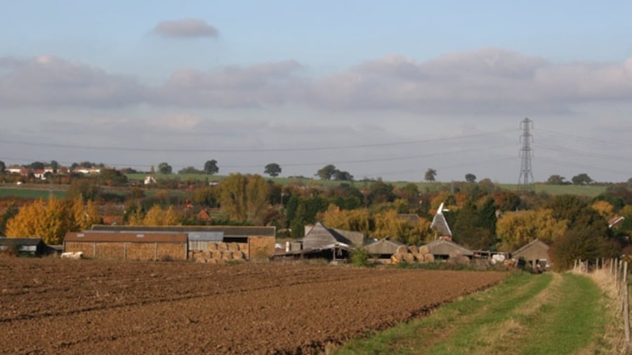 Photo "Telfords Farm The Farm is within the Battlesbridge Conservation Area." by terry joyce (Creative Commons Attribution-Share Alike 2.0) / Cropped from original