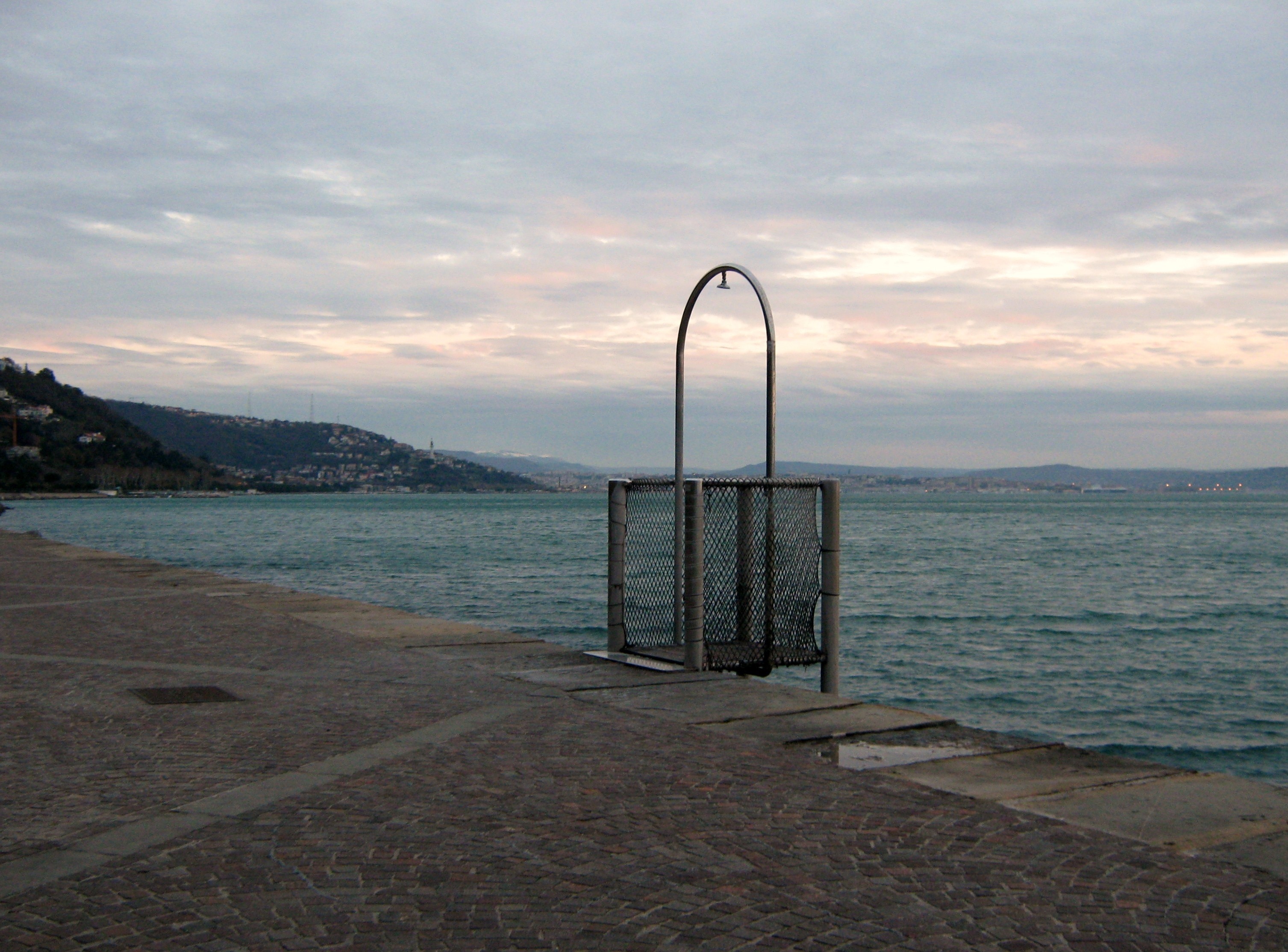 panorama di Trieste....con doccia,vista da Miramare