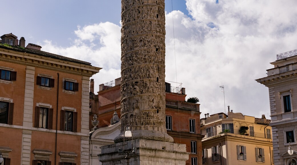 Photo "Column of Marcus Aurelius" by Rabax63 (page does not exist) (CC BY-SA) / Cropped from original
