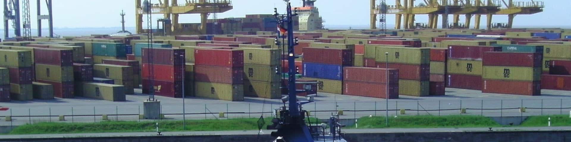 The tugboat RT Pioneer in the Northern sluice of the port of Bremerhaven, Germany