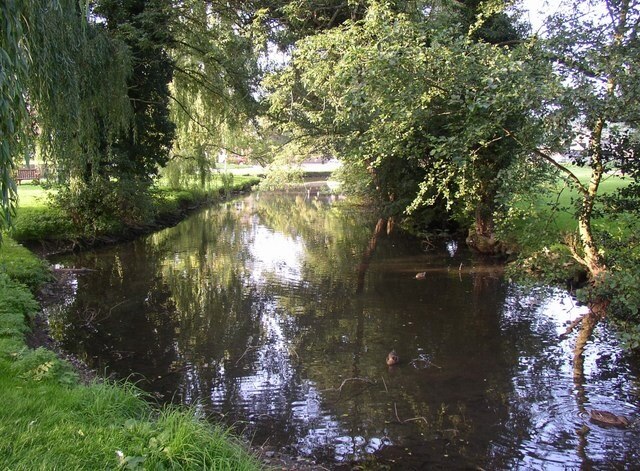 "West Ayton"-foto av Humphrey Bolton (CC BY-SA) / Urklipp från original