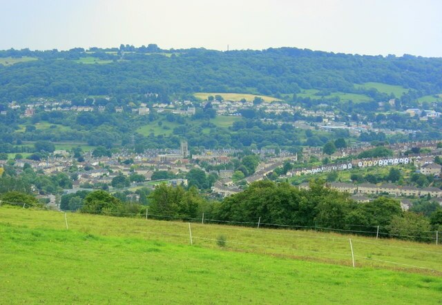 Kuva ”Charlcombe” käyttäjältä Maurice Pullin (CC BY-SA) / rajattu alkuperäisestä kuvasta