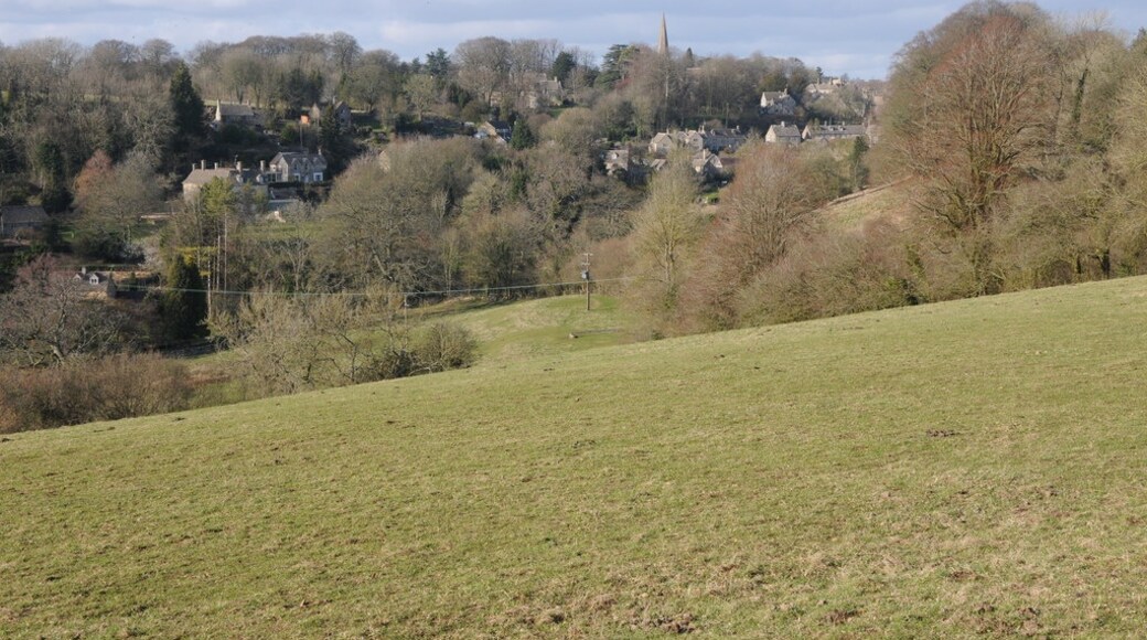 Foto „Bisley-with-Lypiatt“ von Philip Halling (CC BY-SA)/zugeschnittenes Original