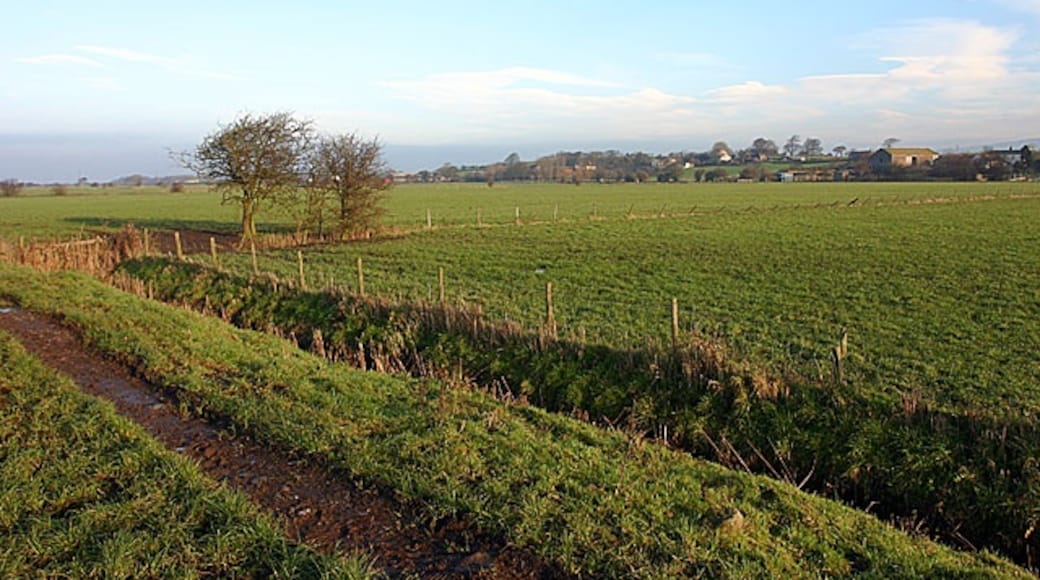 Photo "Thurnham" by Andy Stephenson (CC BY-SA) / Cropped from original