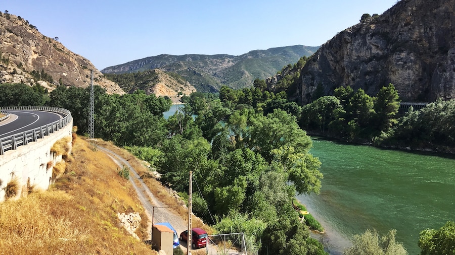 Photo "El pas de l'Ase és un congost del riu Ebre" by manelzaera (Creative Commons Attribution-Share Alike 2.0) / Cropped from original
