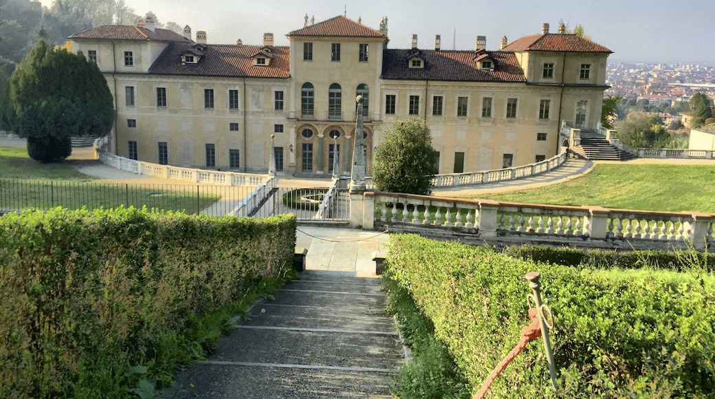 Foto "Villa della Regina" de Uccio “Uccio2” D'Ago… (CC BY-SA) / Recortada do original