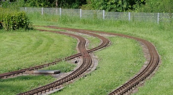 Tracks for the Roxbourne