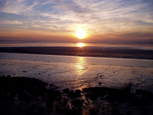 Kuva ”Fretherne with Saul” käyttäjältä David Gruar (CC BY-SA) / rajattu alkuperäisestä kuvasta