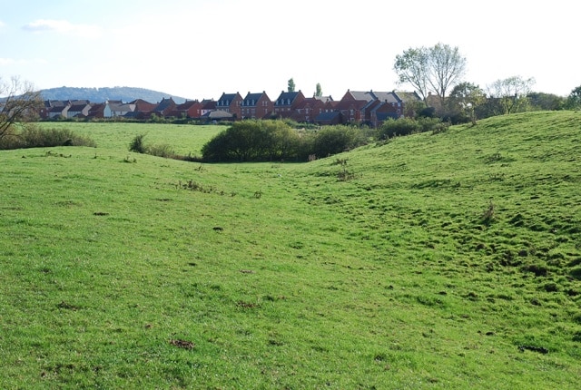 King's Court Palace (site of) No remains are visible here, just the mounds to show some of the shape.