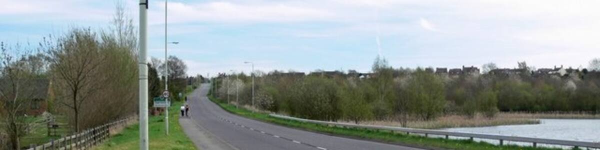 Photo "Measham Road towards Oakthorpe" by Mat Fascione (Creative Commons Attribution-Share Alike 2.0) / Cropped from original