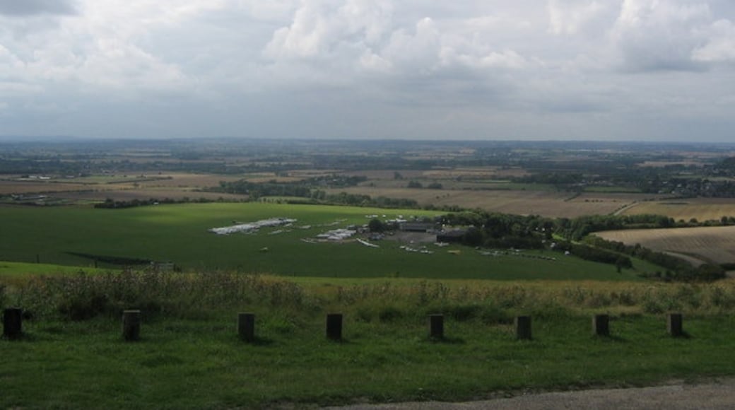 Photo "Dunstable Downs" by Dave Skinner (CC BY-SA) / Cropped from original