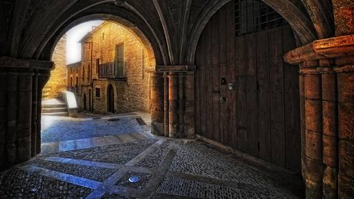 Photo "Calaceite" by José Luis Mieza (CC BY) / Cropped from original