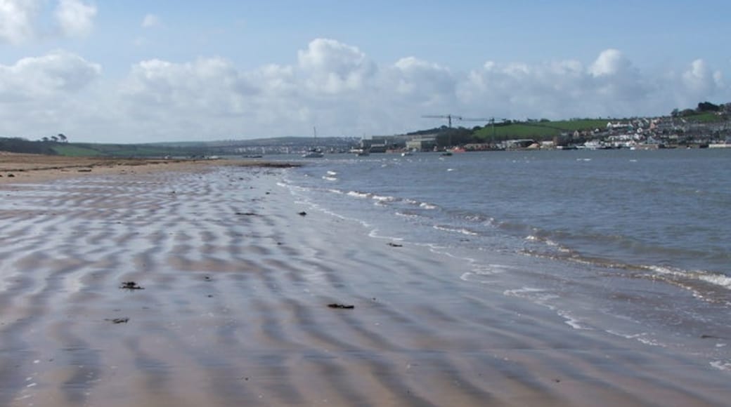 Photo "Instow Beach" by Barrie Cann (CC BY-SA) / Cropped from original