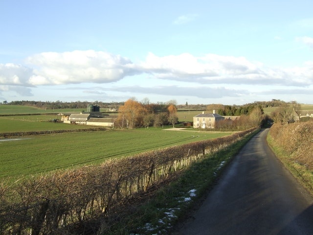 Lower Whitehill Farm and lane