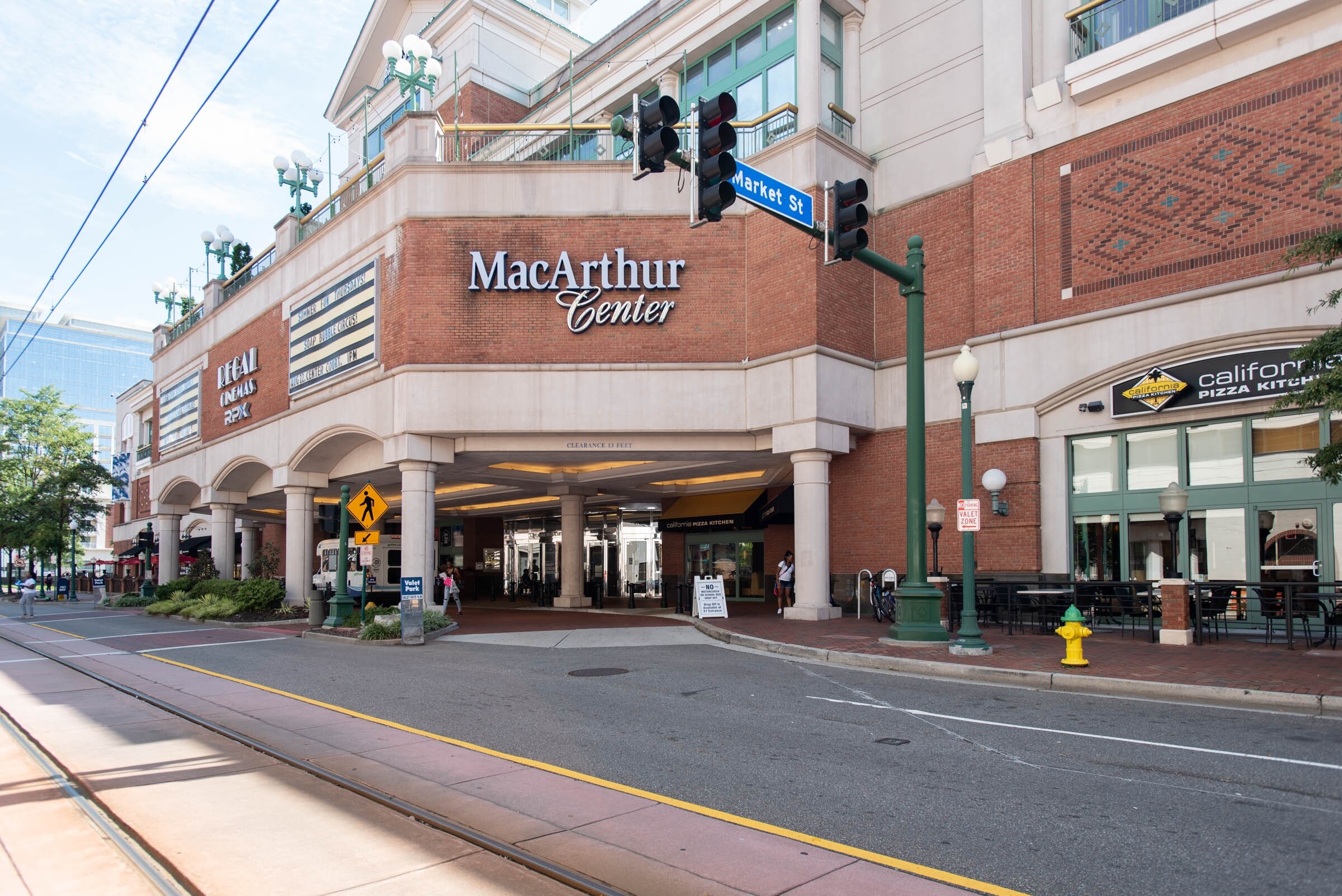 Hollister macarthur cheap mall