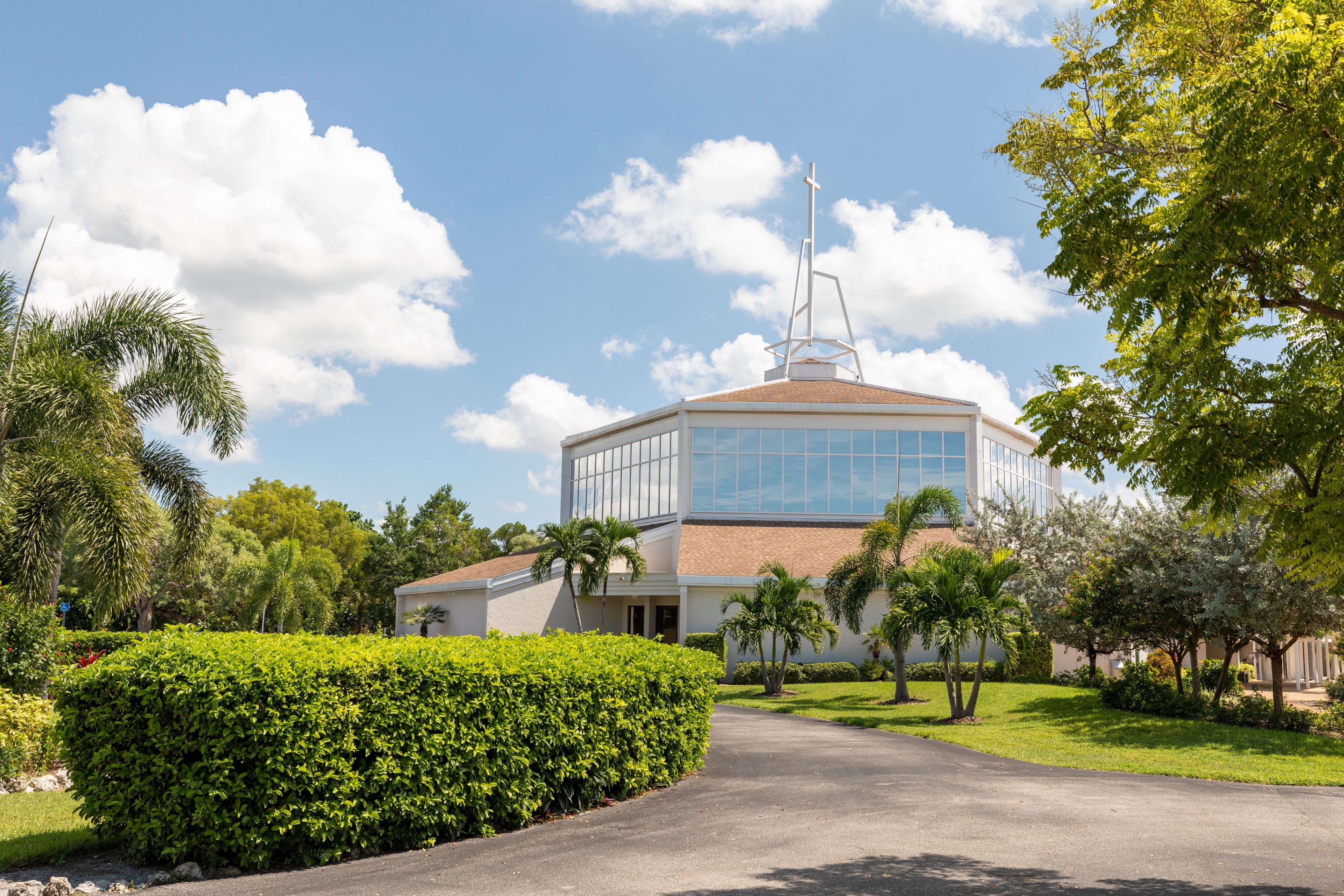 Top Hotels Closest To St. Boniface Episcopal Church Labyrinth | Hotels.com