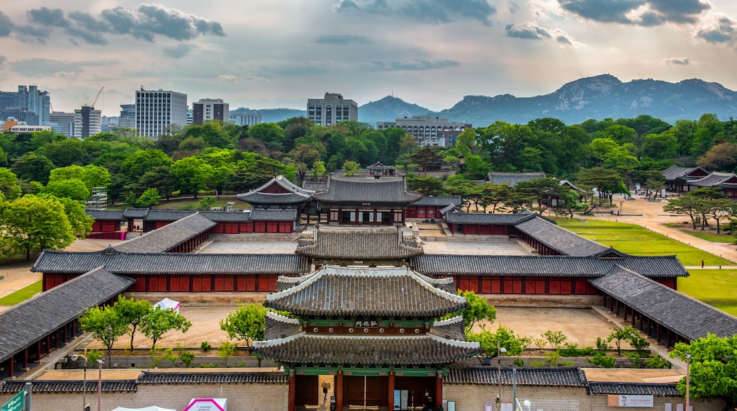 Changgyong Palace