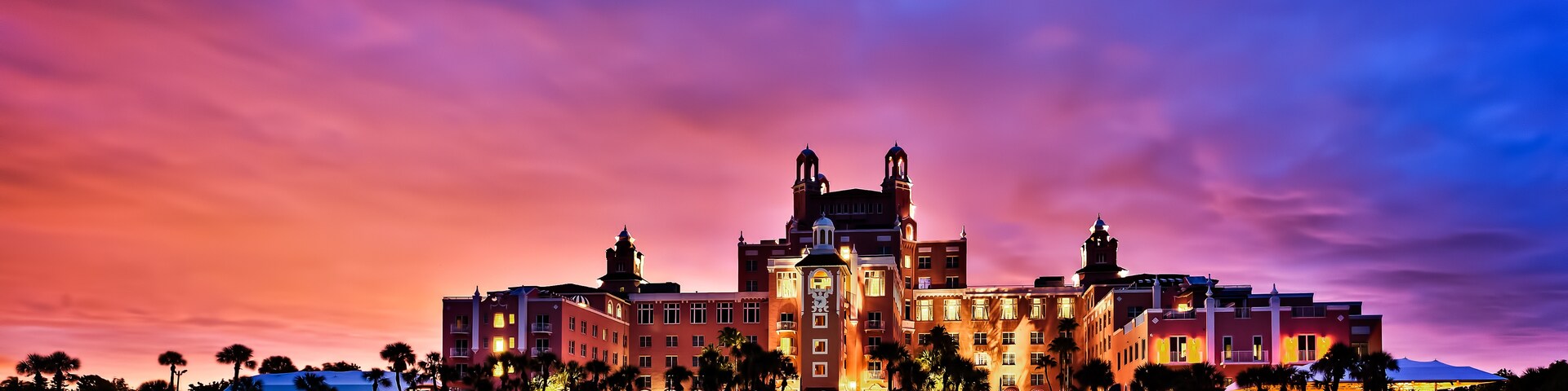 เซนต์ปีเตอร์สเบิร์ก - เคลียร์วอเตอร์ (และบริเวณใกล้เคียง), ฟลอริดา, สหรัฐอเมริกา