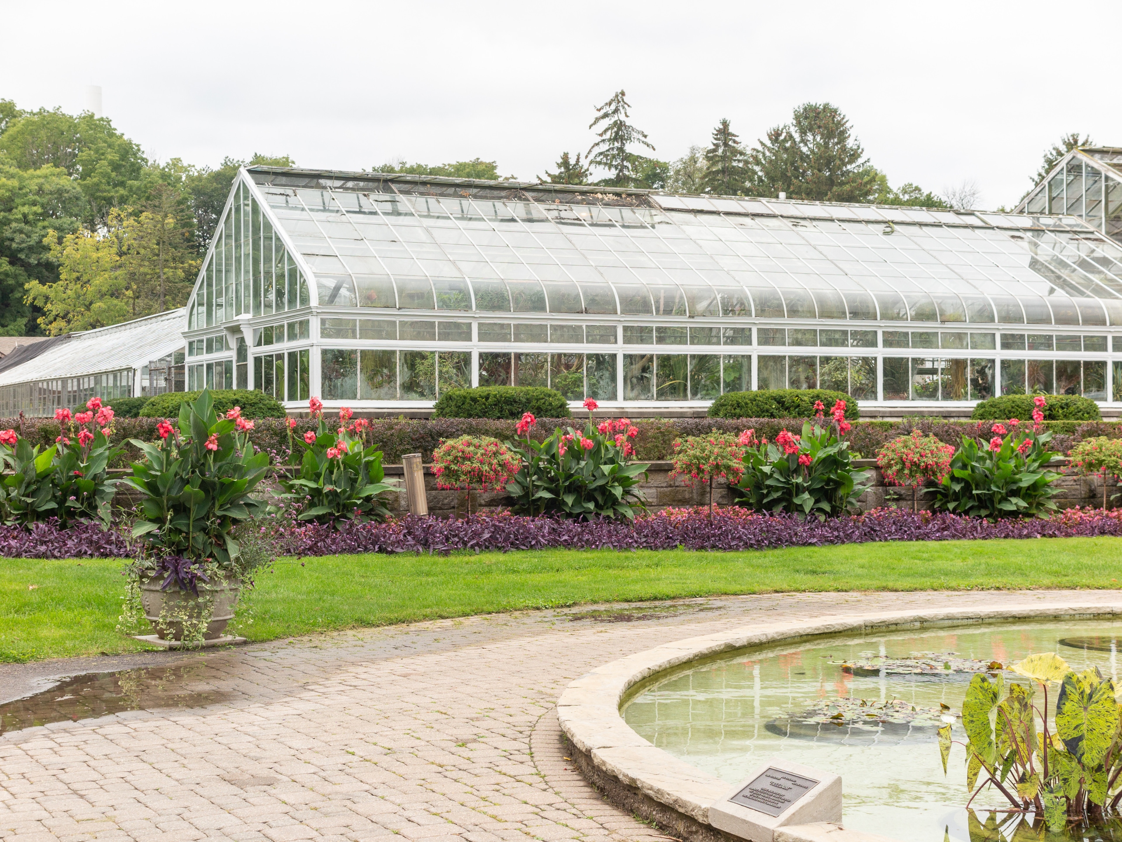 Niagara Parks Floral Showhouse Tours - Book Now | Expedia