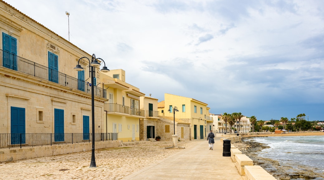 Plage de Sampieri