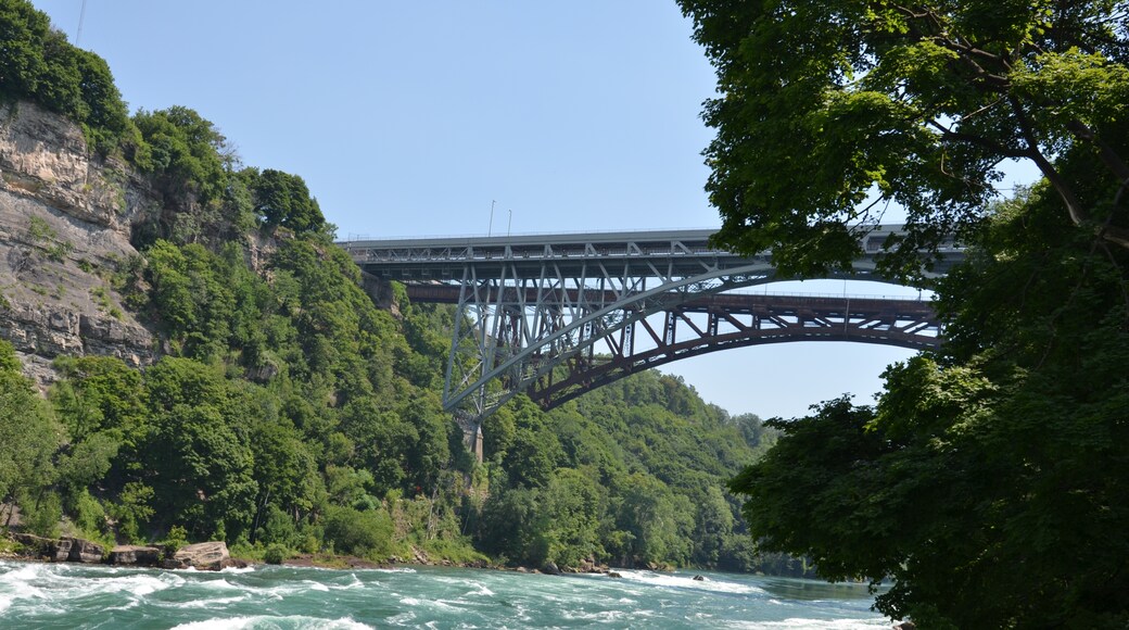 Jembatan Whirlpool