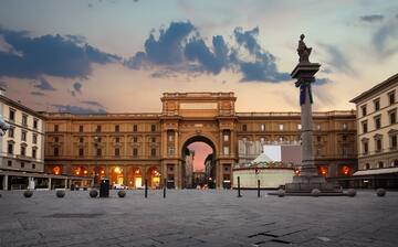 Piazza Italia, Brands of the World™