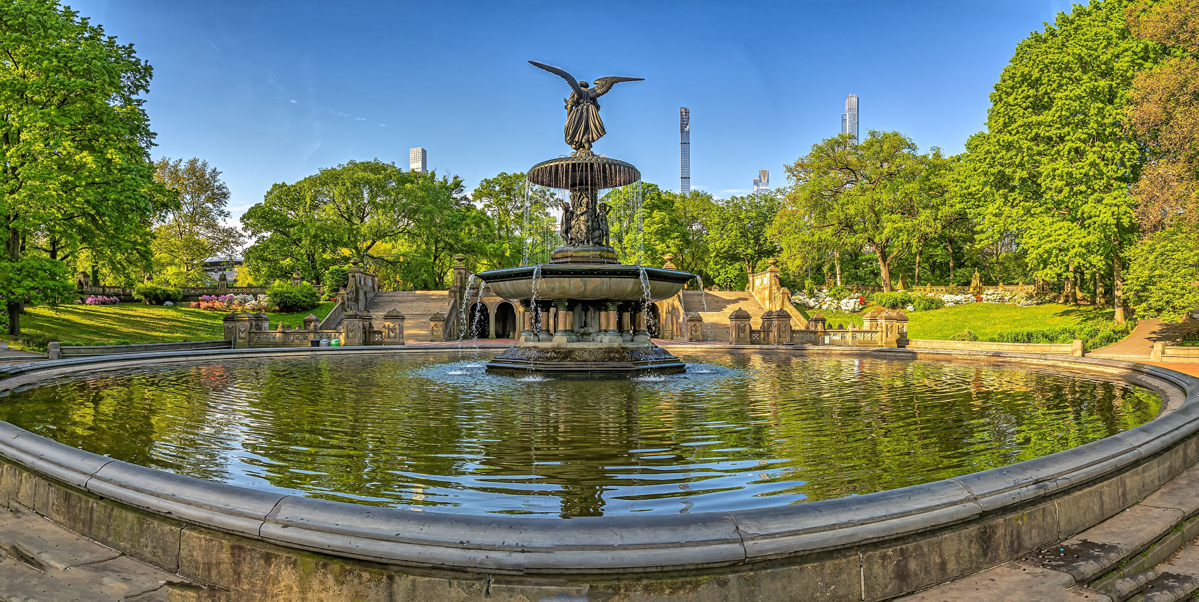 Fuente Bethesda, Central Park  Bethesda fountain central park, Bethesda  fountain, Manhattan skyline