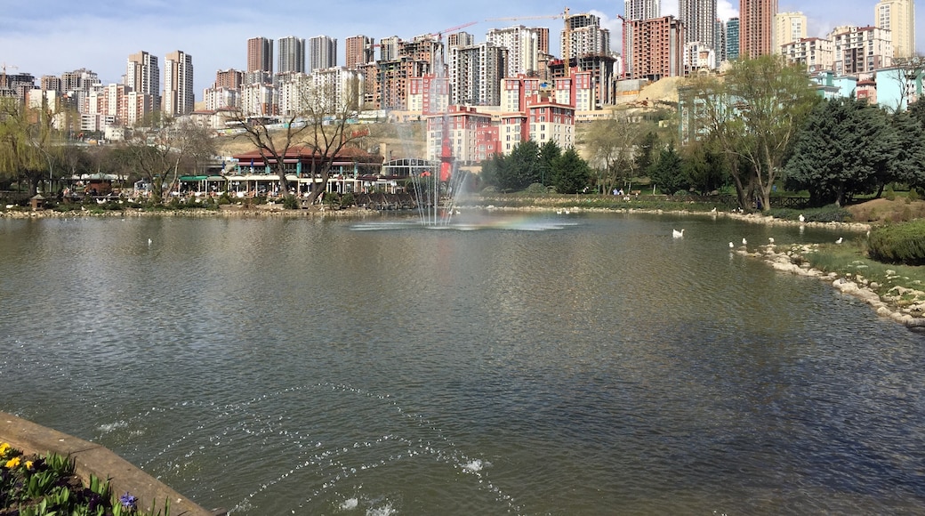 Parc Bahçeşehir Gölet