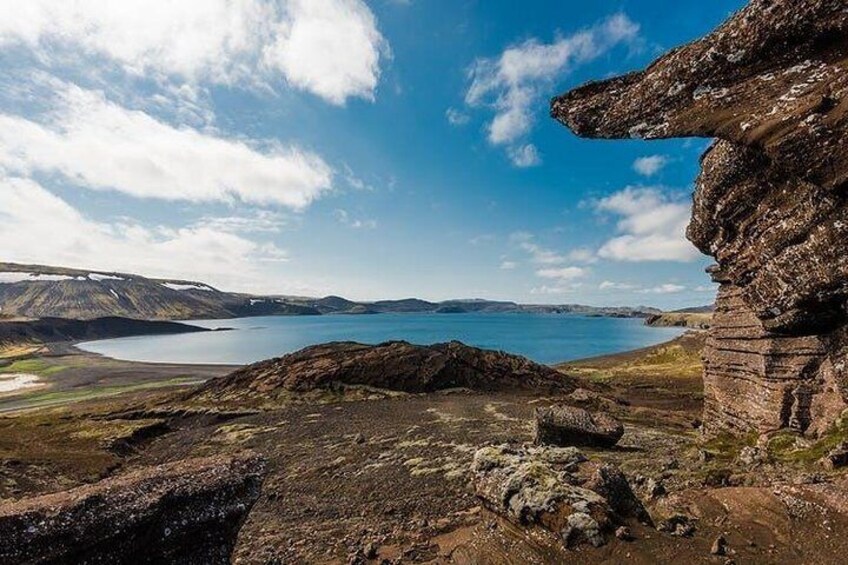 Kleifarvatn Lake - is the largest lake on the Reykjanes Peninsula in Iceland.