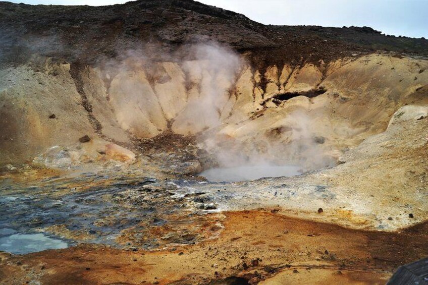 Krýsuvík Geothermal Area - Hot springs