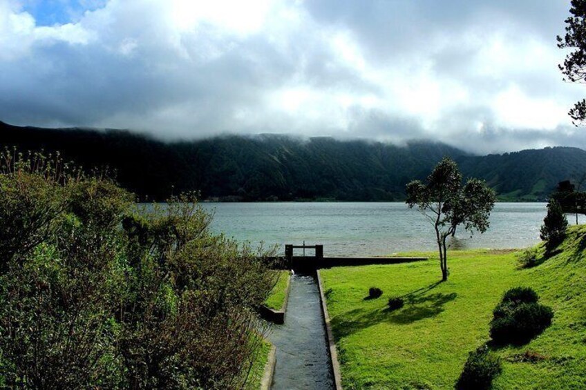 Sete Cidades by Van (half day)