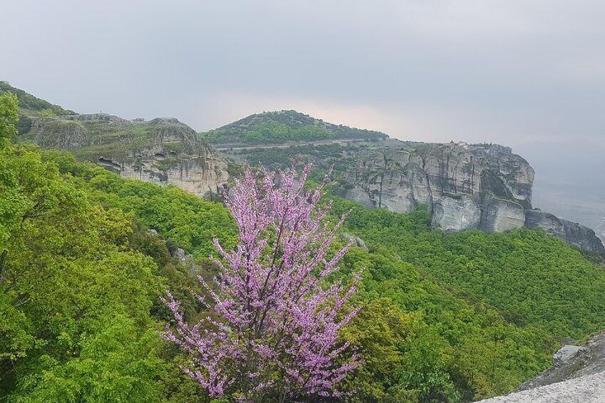 Easy Hiking Adventure at Meteora