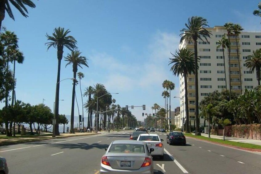 7-Hour Tour of Hollywood, Beverly Hills, Santa Monica and Malibu
